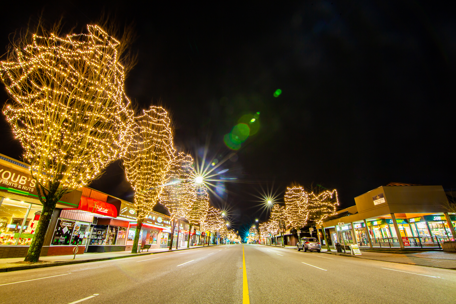 Commercial lighting installation: festilight christmas hastings frontpage 2020 6354